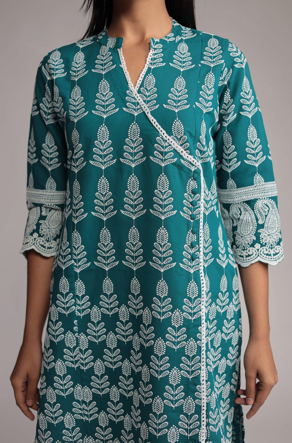 Rama Green Pant Set Detailed with Allover Sleek Embroidery On Kurta
