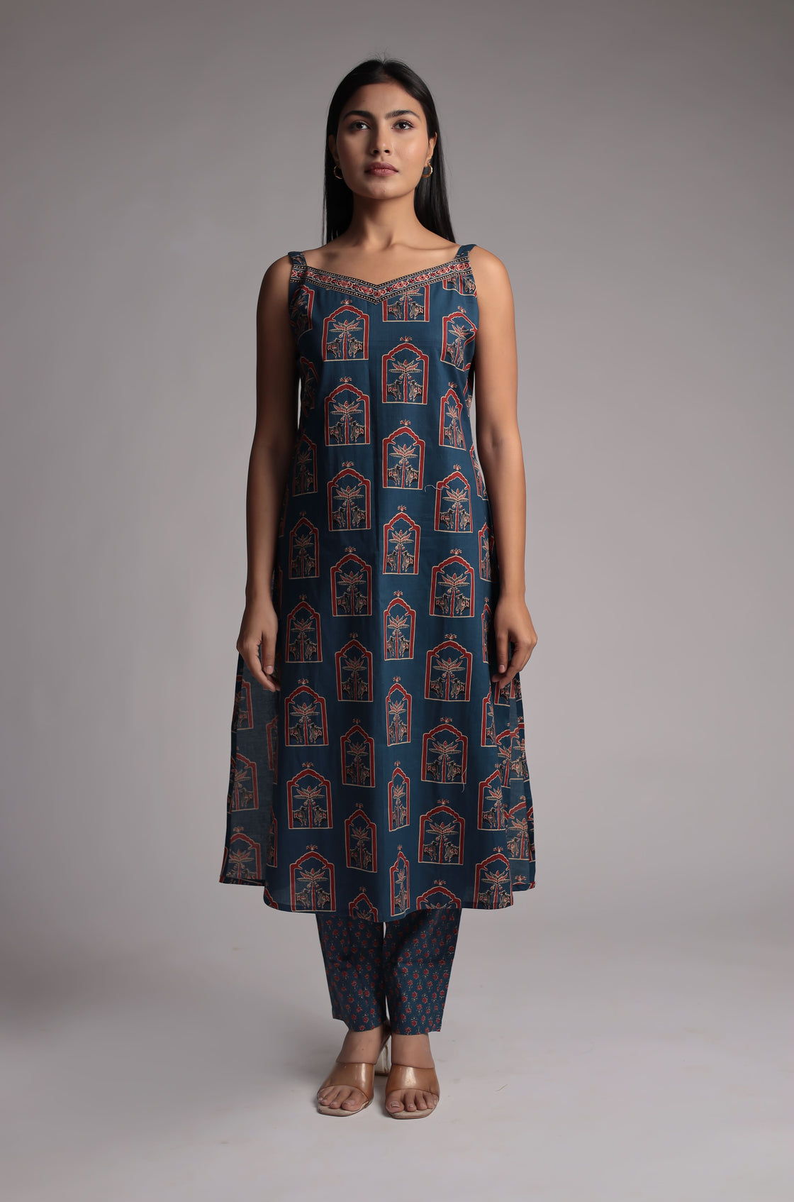 Indigo Print Dupatta set Detailed with Sequince Work on Neck