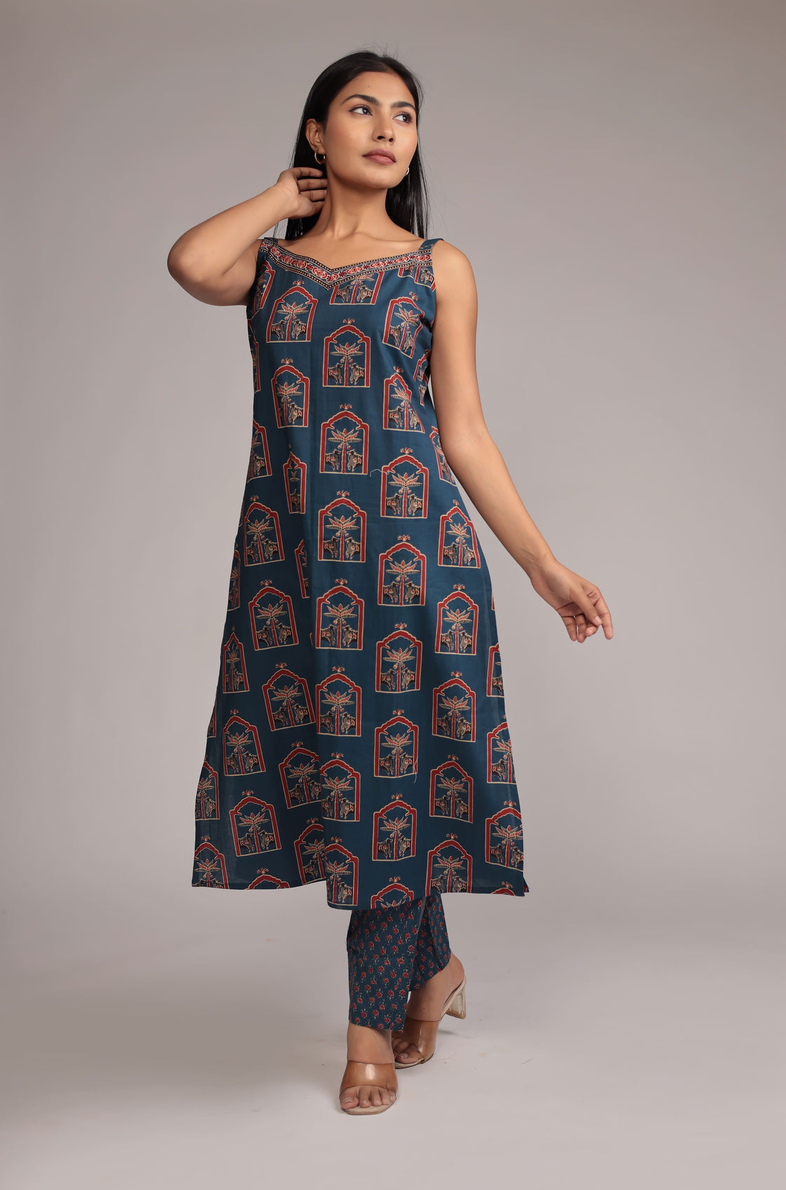 Indigo Print Dupatta set Detailed with Sequince Work on Neck