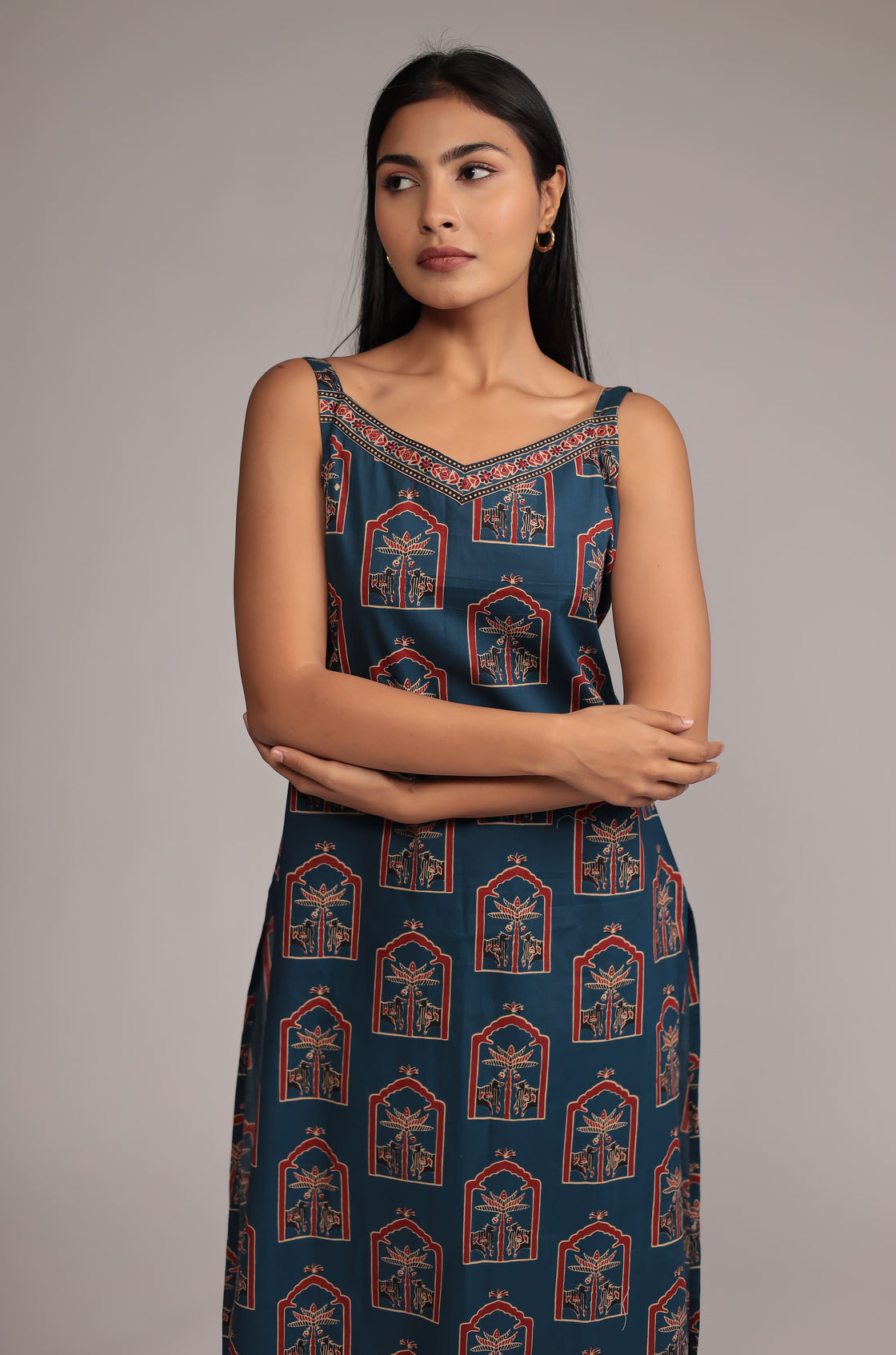 Indigo Print Dupatta set Detailed with Sequince Work on Neck