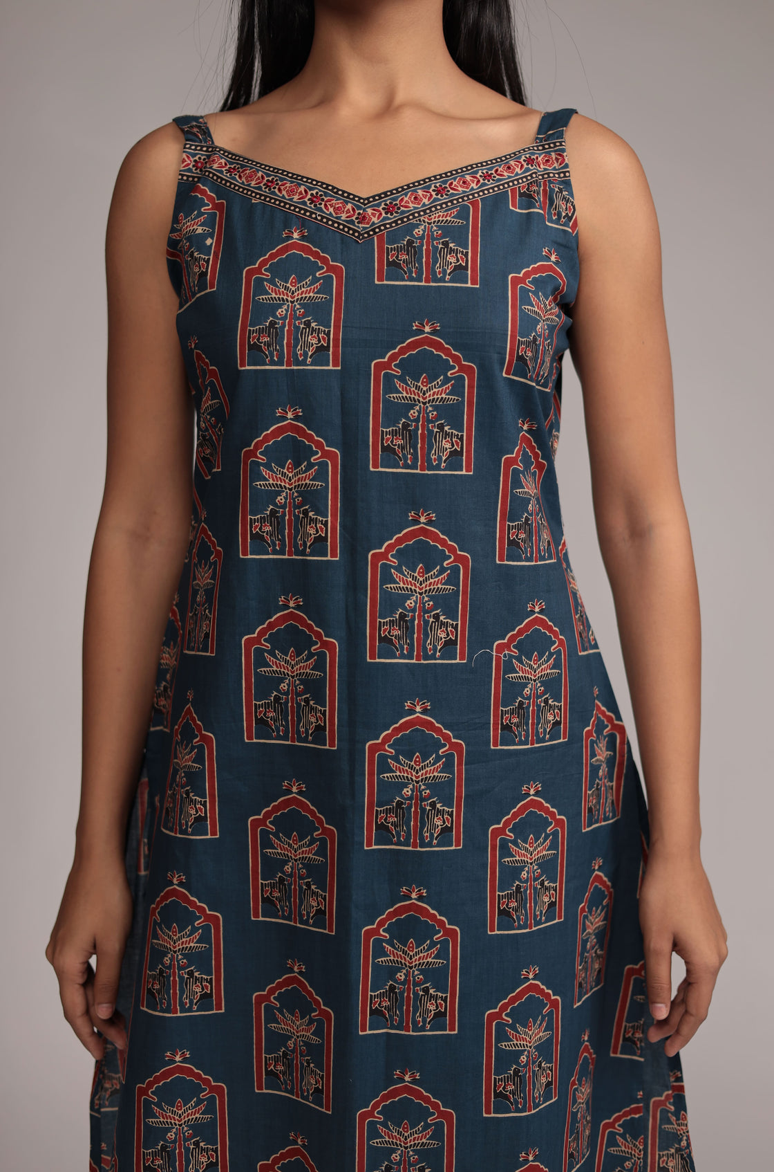 Indigo Print Dupatta set Detailed with Sequince Work on Neck