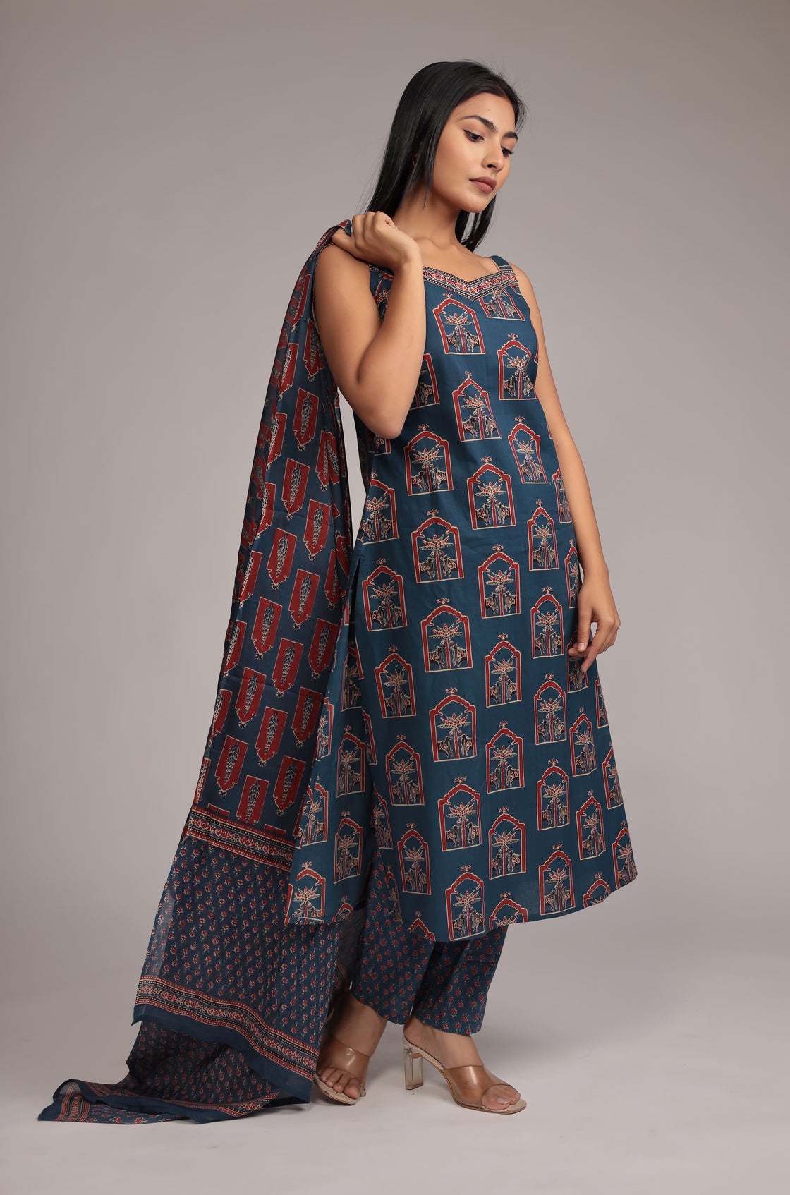 Indigo Print Dupatta set Detailed with Sequince Work on Neck