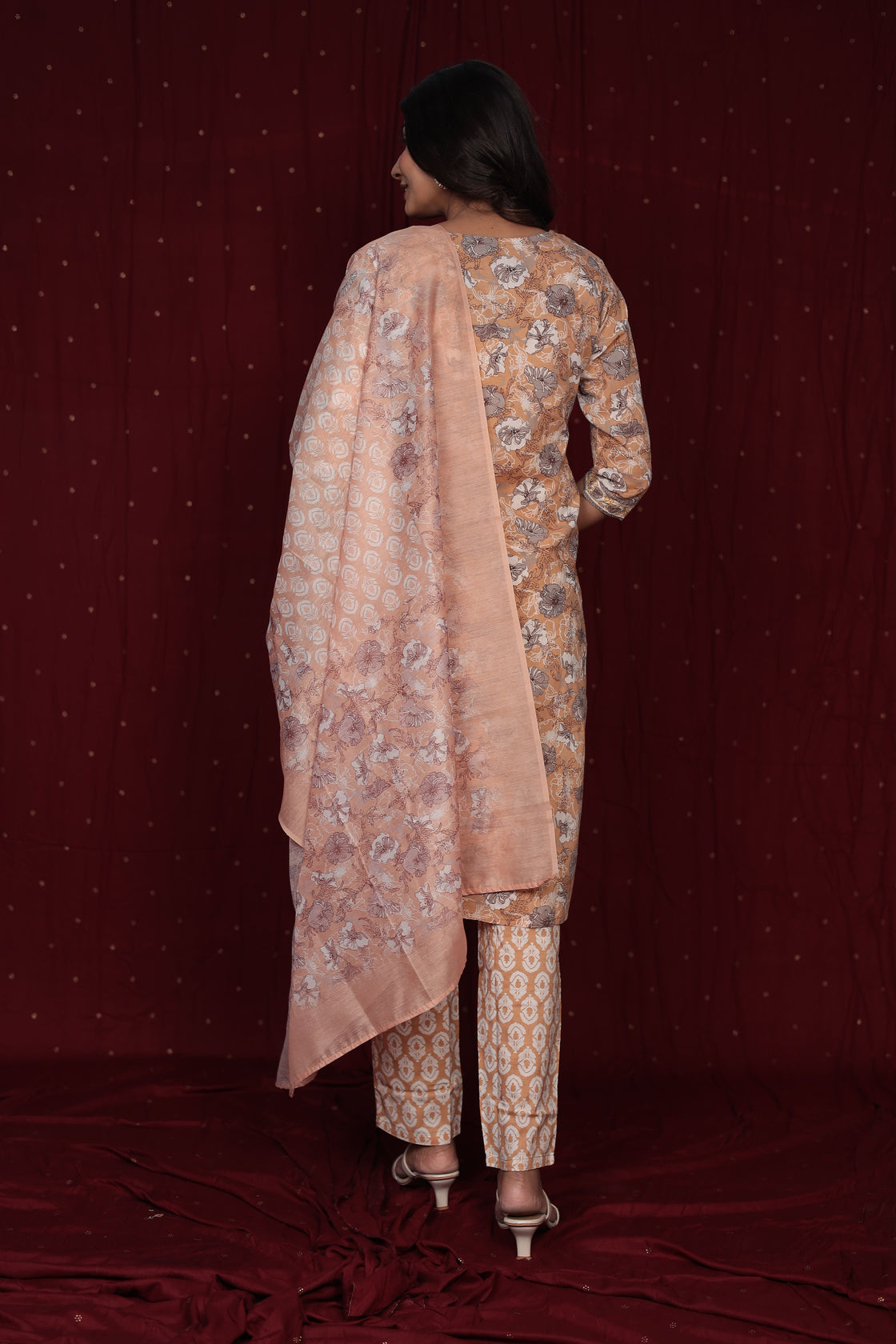 Pure Cotton Musturd Brown Dupatta Set Detailed With Manual Embroidery