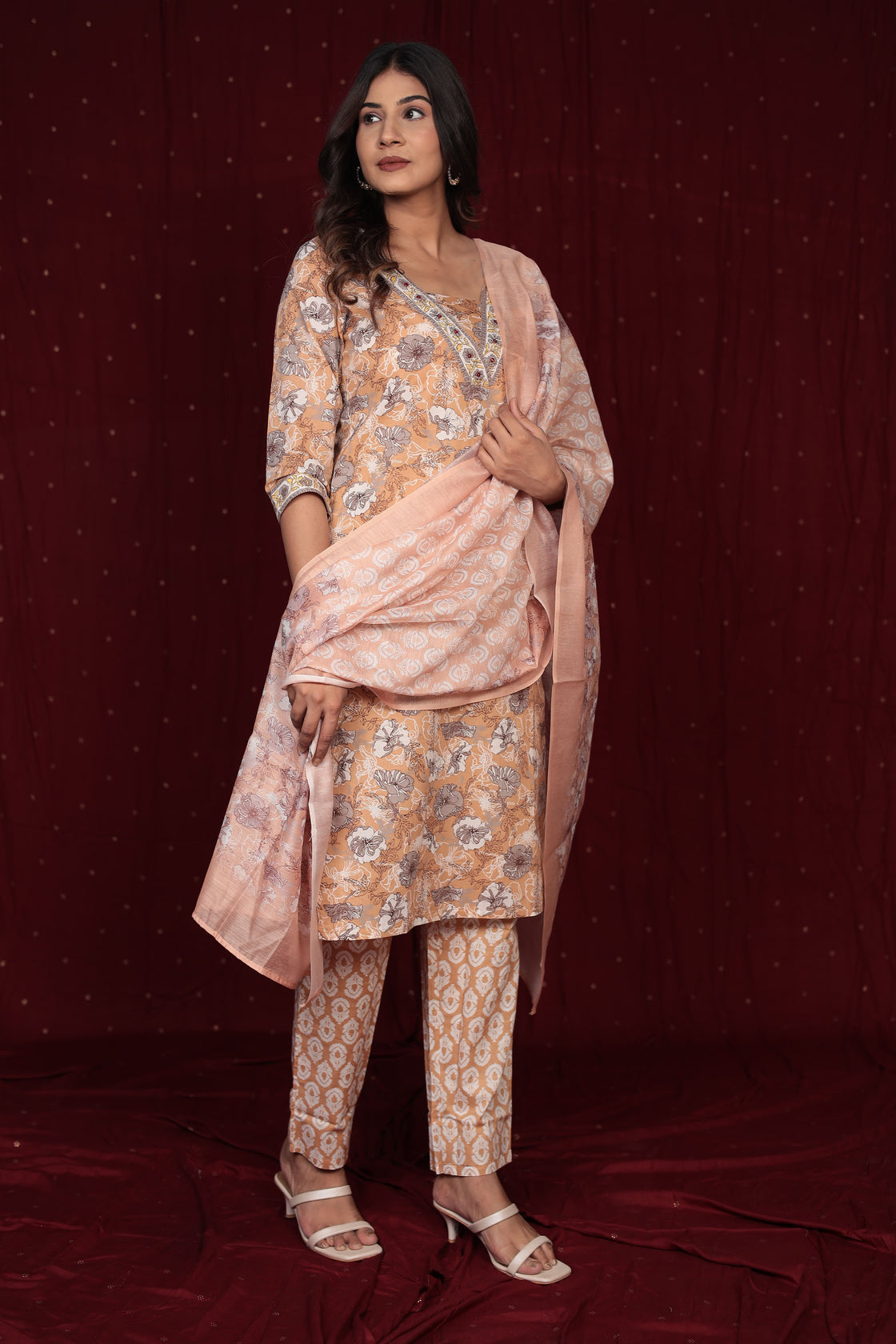 Pure Cotton Musturd Brown Dupatta Set Detailed With Manual Embroidery