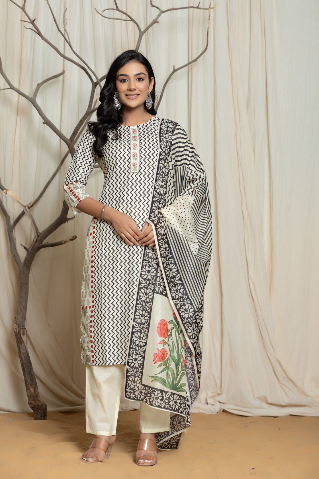 Elegant English Grey Lapet Fine Digital Print with Handwork Detailing Dupatta Set