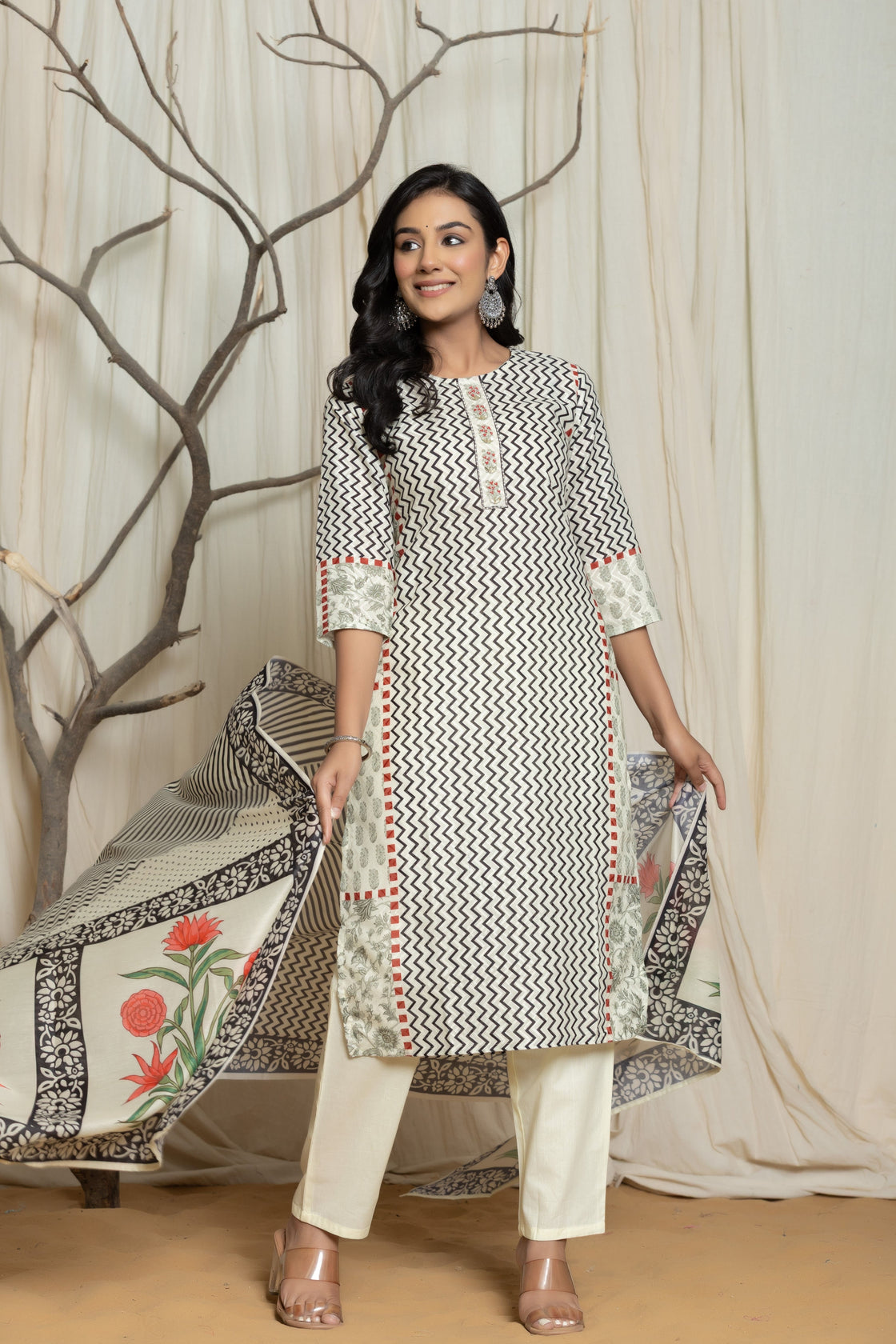 Elegant English Grey Lapet Fine Digital Print with Handwork Detailing Dupatta Set
