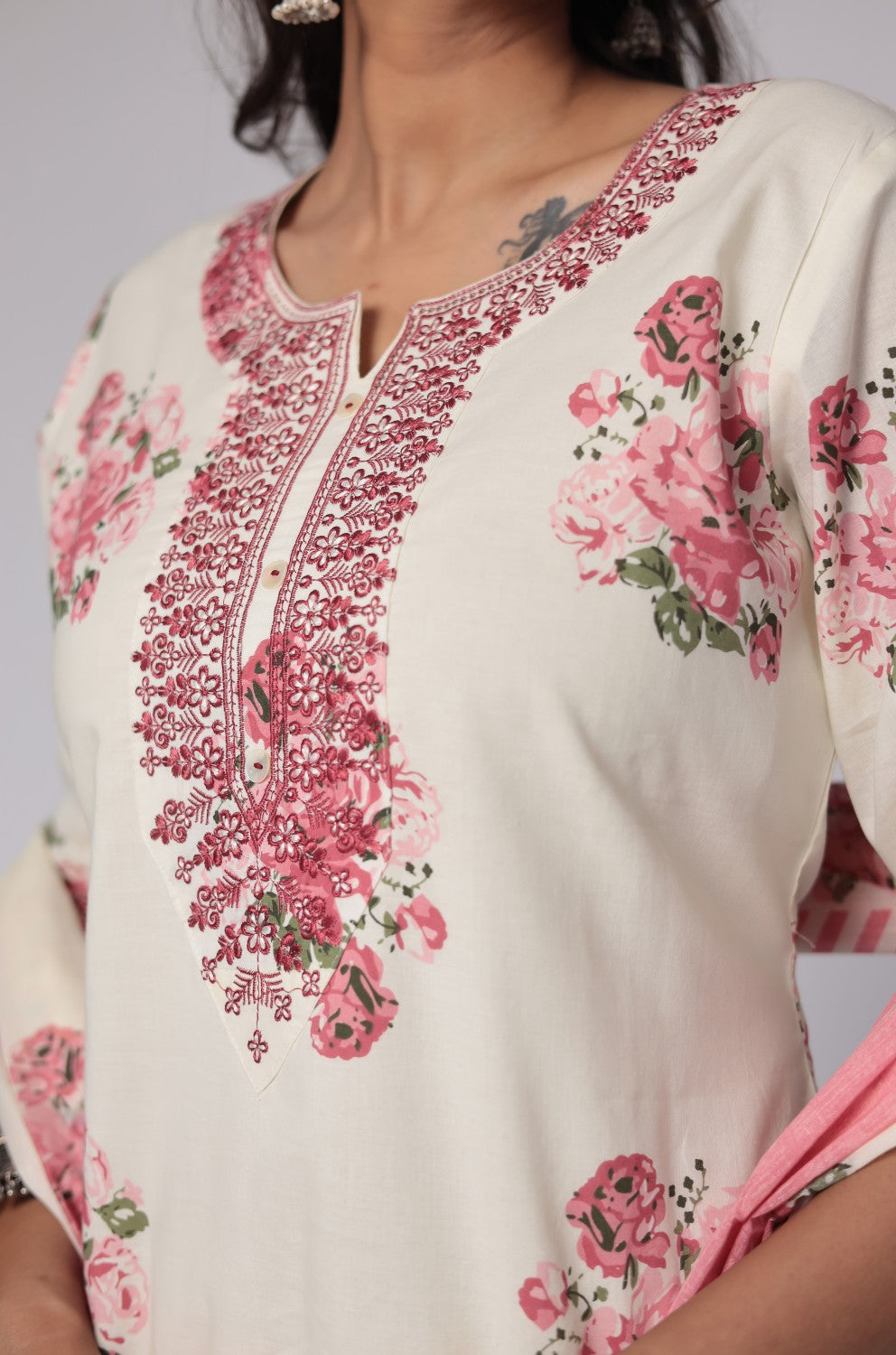 Cream Red Jaipuri Print Dupatta Set with Mulmul Lining and detailed with embroidery on neck