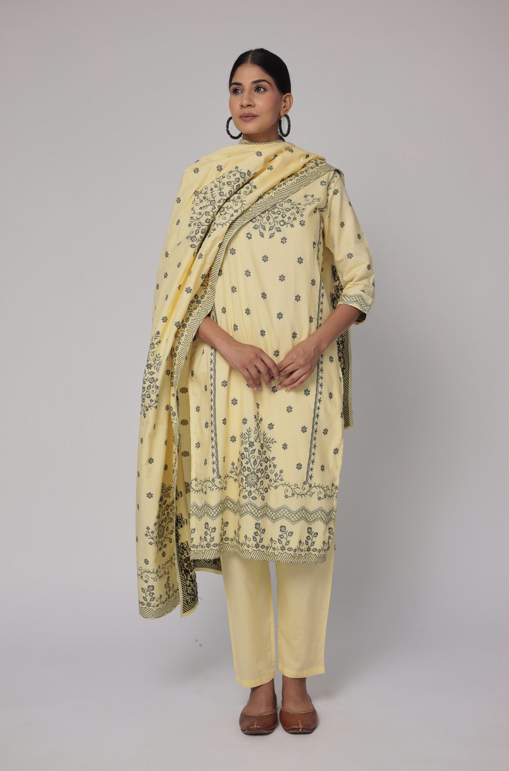 Cream Yellow cotton jacquard dupatta set detailed with merging embroidery on front