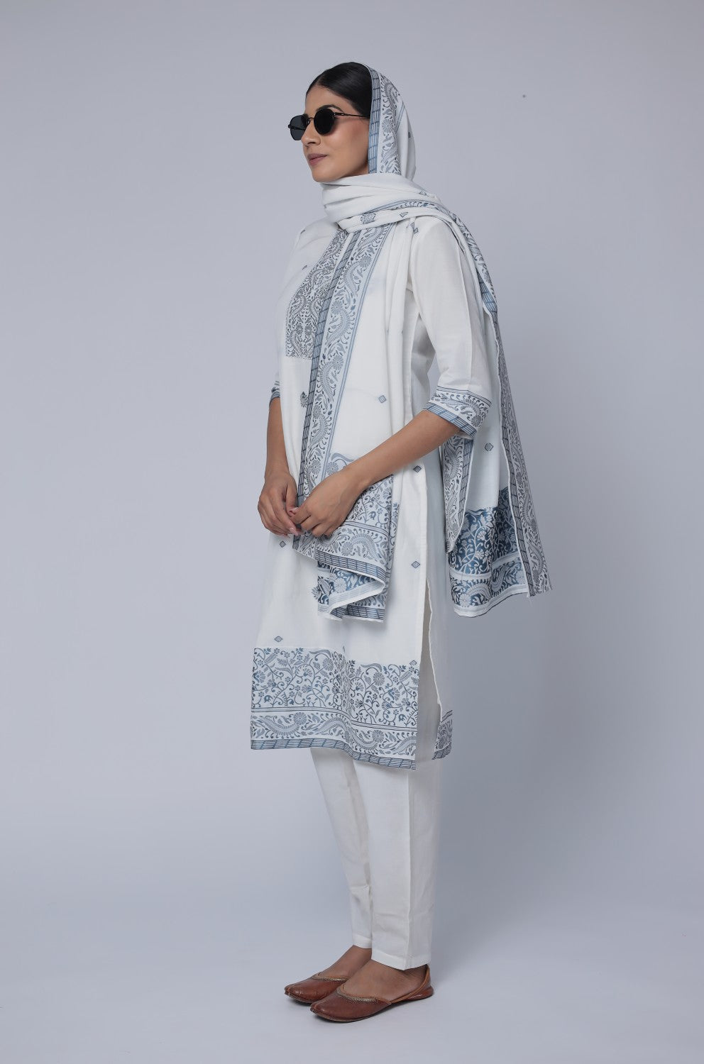 White Blue cotton jacquard dupatta set detailed with detailing on front