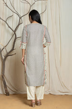 Detailed view of the fine floral digital print on the ends of the English grey dupatta, showcasing its unique design and complementing the kurta.